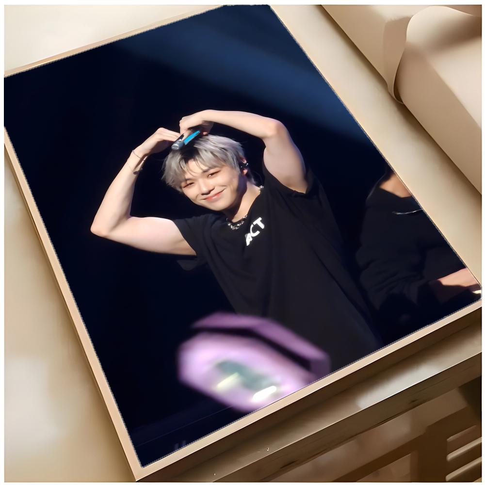 โปสเตอร์ของนักร้องเคป๊อปเดี่ยว - Home Decor Solo บทวิจารณ์และราคา